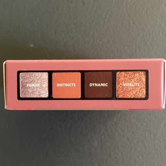 Chella Eyeshadow - Picture 2 of 2